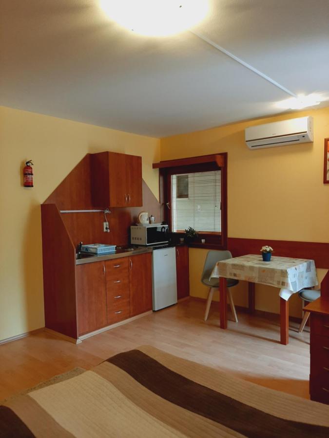 Aqua Apartman Jula Exterior foto