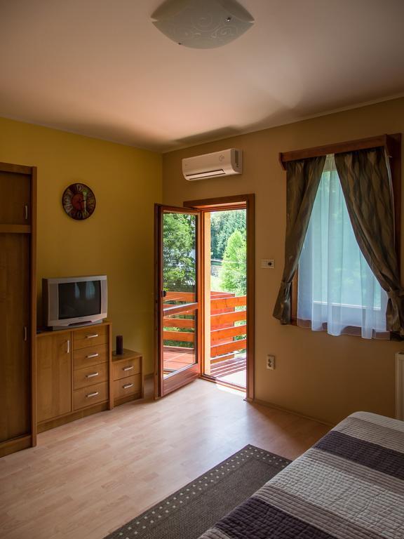 Aqua Apartman Jula Cameră foto