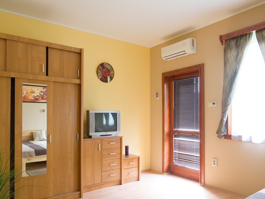 Aqua Apartman Jula Cameră foto