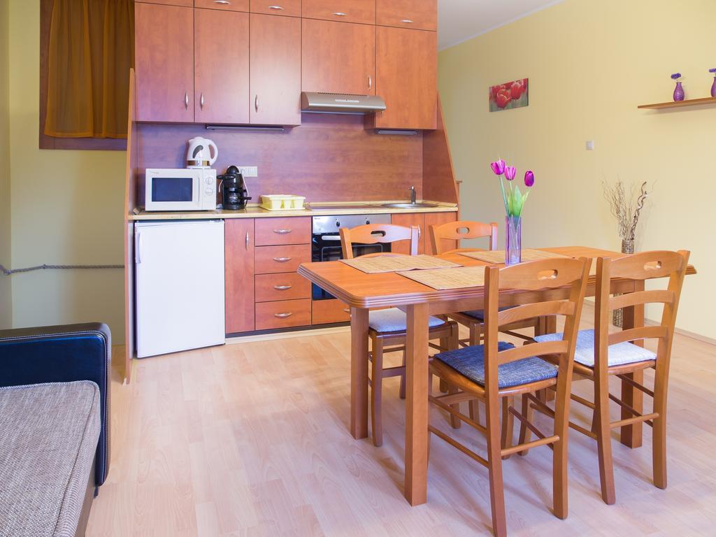 Aqua Apartman Jula Cameră foto