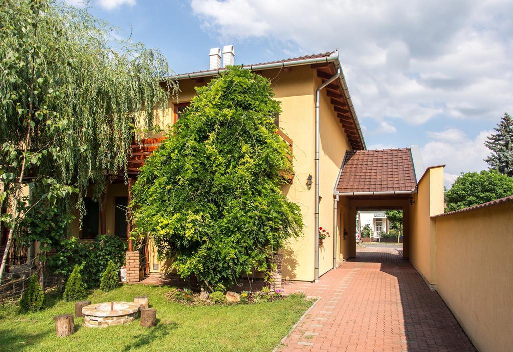 Aqua Apartman Jula Exterior foto